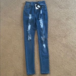 Fashion Nova ‘Say Yes to Distress’ jeans Size 1/2